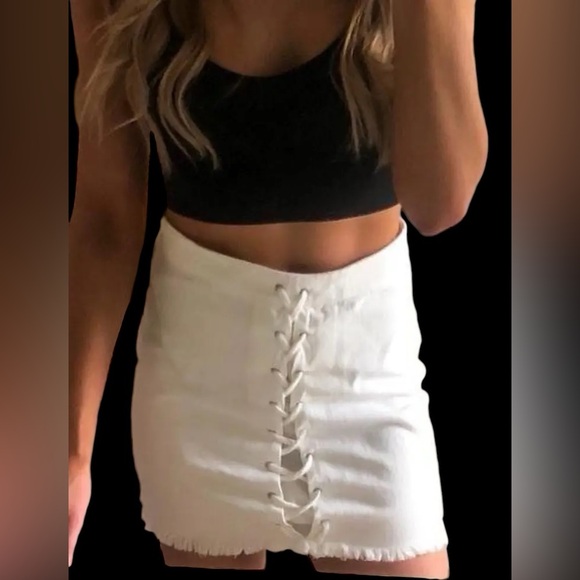 NWT lace up white denim skirt by Hayden  fringe skirt | festival wear Size M - Picture 2 of 9